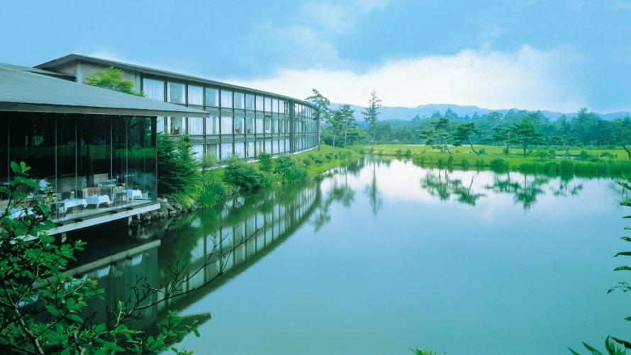 軽井沢の美しい自然の中にたたずむ寛ぎの場所。 心からリラックスしていただける、おもてなしと空間。