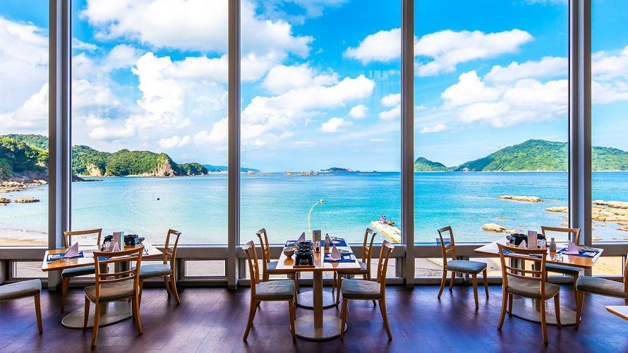 1階レストラン　夕食⇒6：00P.M.～9：00P.M.（LO8：30P.M.)　朝食⇒7：00A.M.～10：00A.M（LO9：30A.M.)