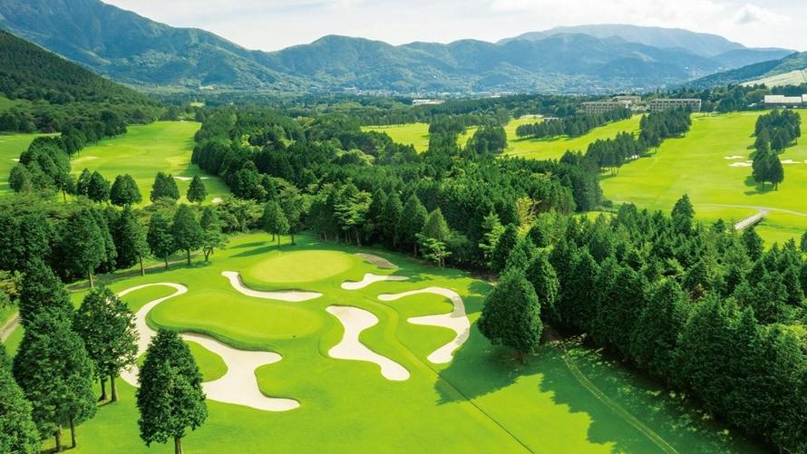 大箱根カントリークラブ　17番ホールを上空から望む