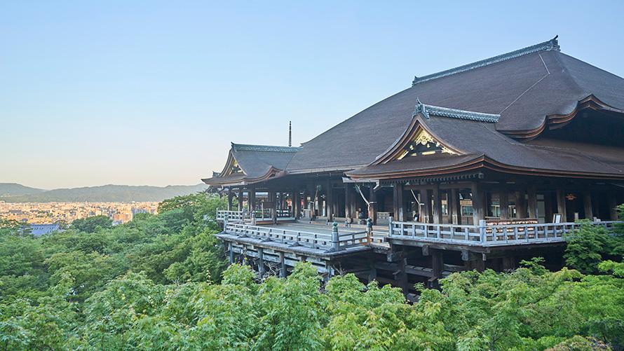 ホテルから徒歩８分の清水寺