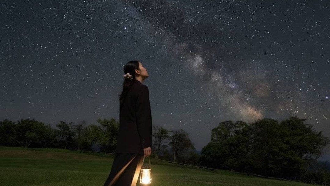 隠れた星空の名所、川奈ホテルの前庭に「海辺の絶景星空ガーデン」オープン
