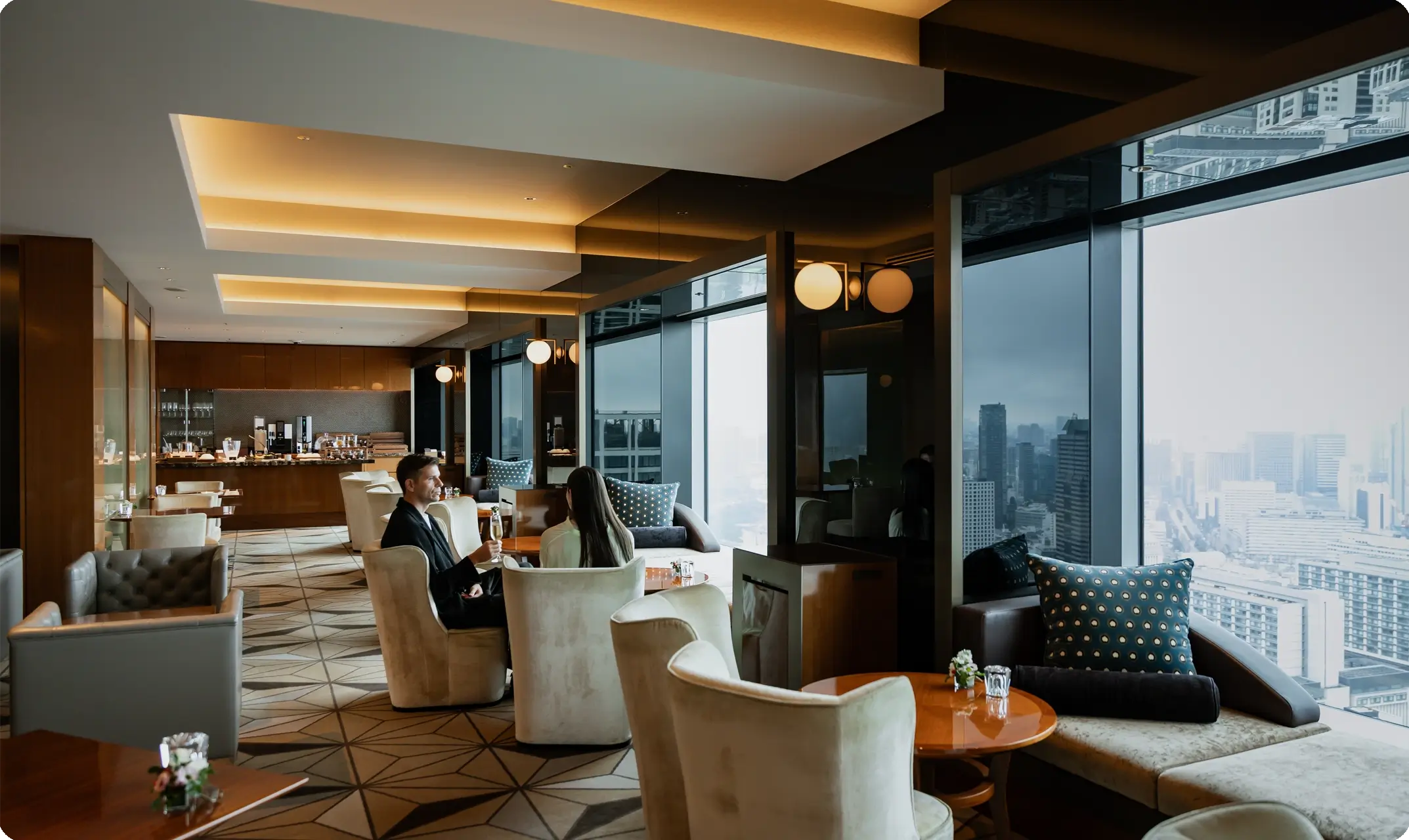 CLUB LOUNGE
