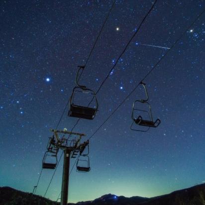 澄みきった空に広がる星
