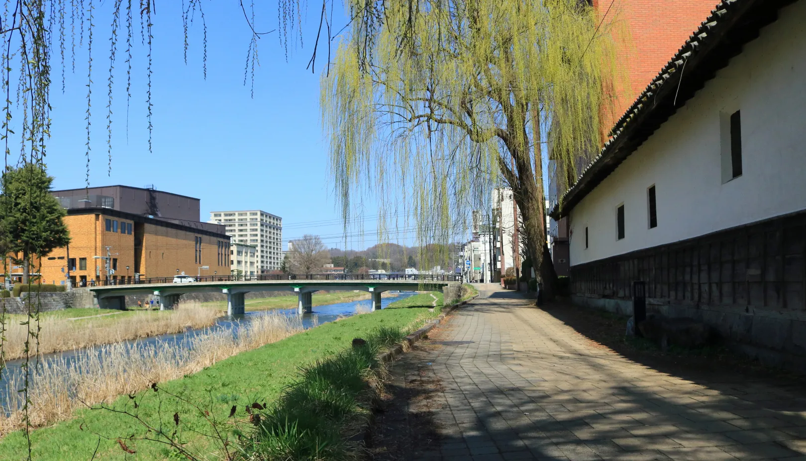 紺屋町・中津川