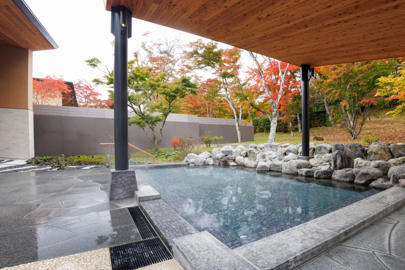 もみじ山で紅葉を楽しむなら軽井沢プリンスホテル