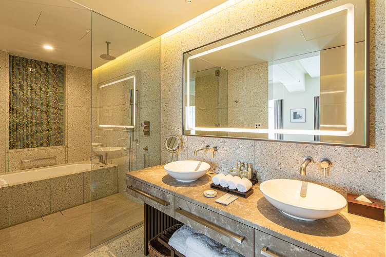 Executive Twin  bathroom